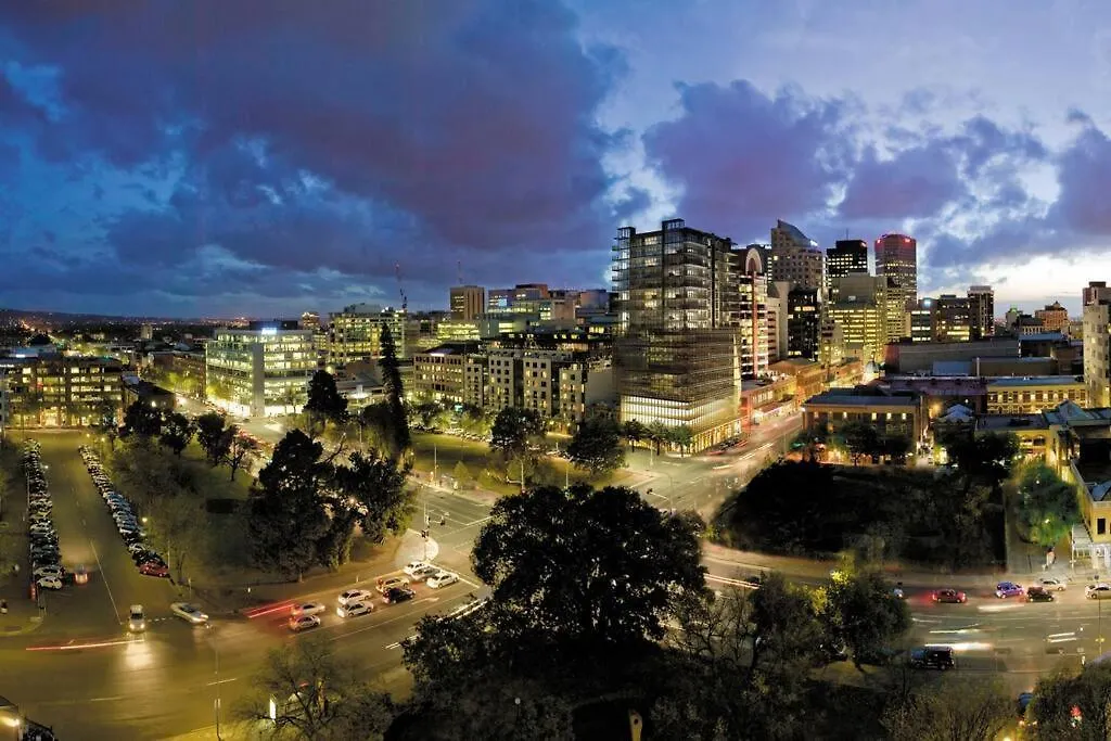 Apartment Luxury Overlooking Hindmarsh Sq With Pool & Gym Adelaide