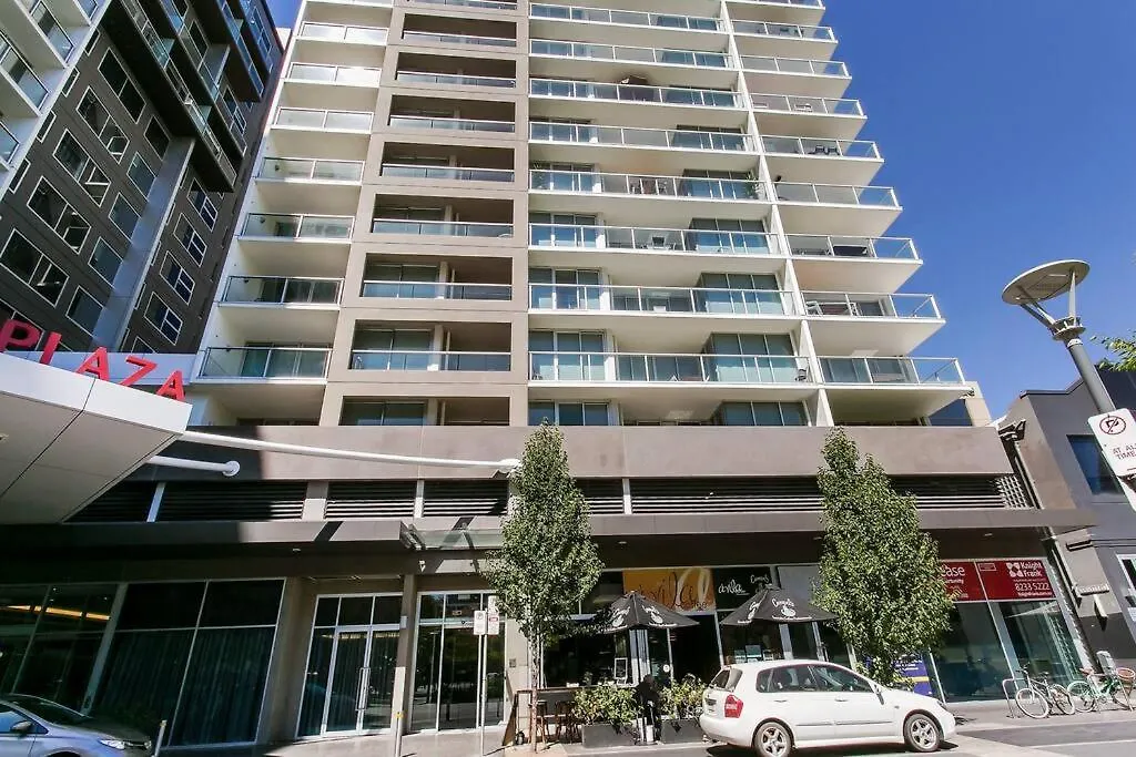 Luxury Overlooking Hindmarsh Sq With Pool & Gym Adelaide Australia